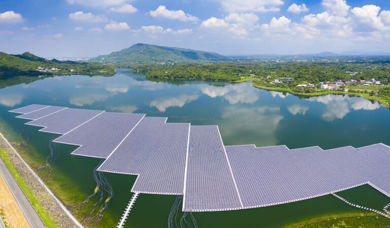 Presentato il fotovoltaico galleggiante di SMAT a Utilitalia Innovation